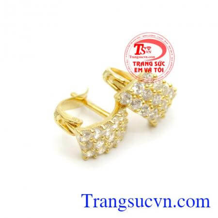 Bông tai tình yêu vĩnh hằng.