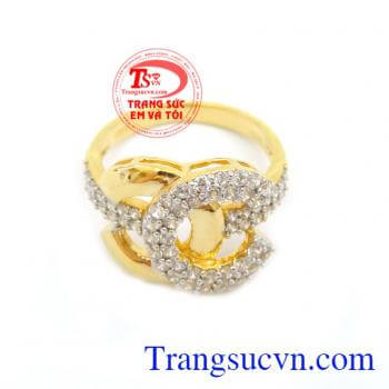 Nhẫn nữ vàng tây được thiết kế tinh tế. Đeo xinh trên ngón tay đeo nhẫn . Sản phẩm uy tín chất lượng bảo hành 6 tháng giao hàng toàn quốc.
