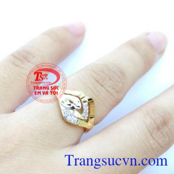 Bán nhẫn nữ vàng dành cho nữ,nhẫn nữ vàng tây,được thiết kế tinh tế, đeo xinh xinh trên ngón tay đeo nhẫn, nhẫn nữ bảo hành 6 tháng giao toàn quốc, thanh toán an toàn.
