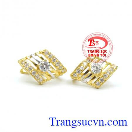 Bông tai Hoa nhường nguyệt thẹn.Với những bạn có mái tóc ngắn nên chọn những đôi hoa tai dài có nhiều họa tiết, trông cô nàng sẽ nữ tính hơn rất nhiều.