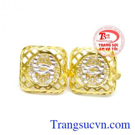 Bông tai hồng lệ tuyết.Các cô nàng vốn là tín đồ của trang sức bạc hẳn không thể không yêu thiết kế bông tai bạc mới về này của Quà yêu thương.