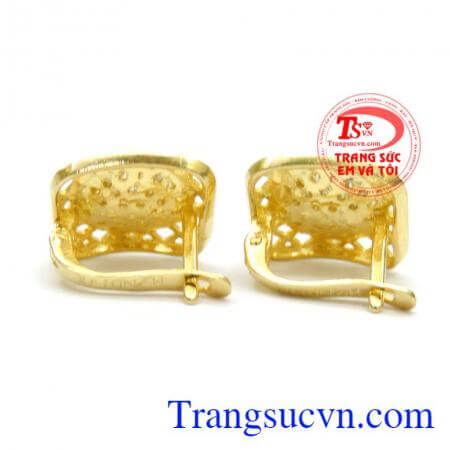 Bông tai hồng lệ tuyết.