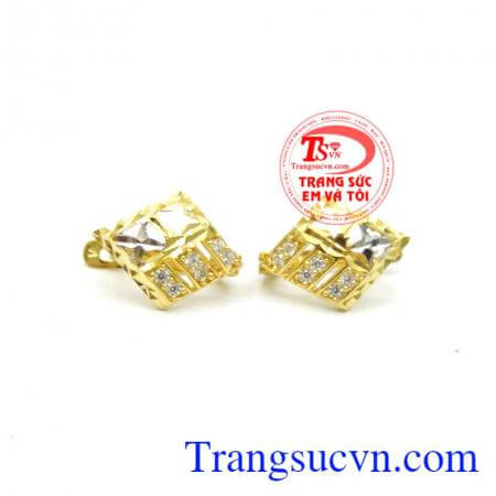 Bông tai nữ hương diễm đoạt mục.Đây cũng chính là món quà mà cô nàng nào cũng khao khát nhận được, cánh mày râu có thể nghĩ ngay đến phụ kiện này khi muốn làm nửa kia của mình hạnh phúc bất ngờ nhé!