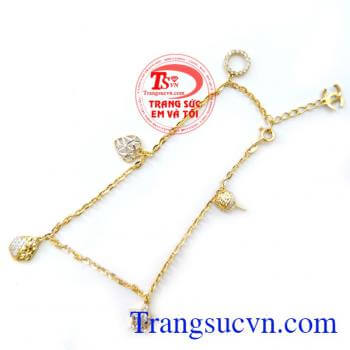 Lắc Chân Nữ Vàng 10k, lắc chân nữ đẹp, với lắc chân nhỏ nhắn xinh xắn có những hình ngộ nghĩnh lấp lánh khiến chân bạn thêm lung linh hơn rất nhiều giúp cho cổ chân xinh xắn của bạn gái thêm phần duyên dáng, nữ tính