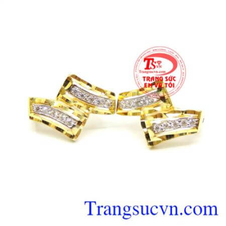 Bông tai quốc sắc thiên hương.các bạn gái có làn da nhạy cảm có thể yên tâm diện thiết kế này vì sản phẩm không gây ra bất kỳ ảnh hưởng xấu nào đến làn da.