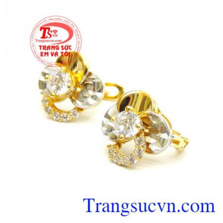 Đây cũng chính là món quà mà cô nàng nào cũng khao khát nhận được, cánh mày râu có thể nghĩ ngay đến phụ kiện này khi muốn làm nửa kia của mình hạnh phúc bất ngờ nhé!