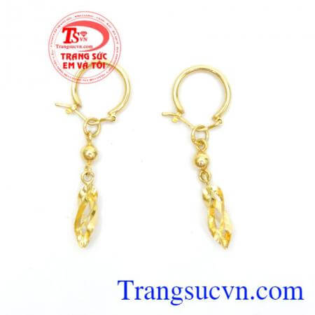 Bông tai thánh thót như oanh yến.Đây cũng chính là món quà mà cô nàng nào cũng khao khát nhận được, cánh mày râu có thể nghĩ ngay đến phụ kiện này khi muốn làm nửa kia của mình hạnh phúc bất ngờ nhé!