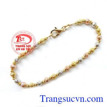 Chiếc lắc tay nữ bi vàng 10k được nhập khẩu nguyên chiếc mẫu mã đẹp, được nhiều phái đẹp lựa chon.