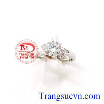 Nhẫn nữ vàng trắng dành cho phái đẹp phù hợp làm quà tặng sinh nhật hoặc trong các dịp ý nghĩa