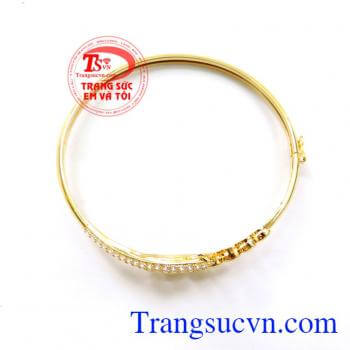 Chất lượng đảm bảo uy tín, khách hàng ưa chuộng nhiều năm. Vòng Tay Nữ Gắn Kết Yêu Thương