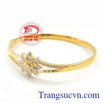 Bán Vòng Tay Nữ Hoa Đá Xinh Tươi chất lượng vàng đảm bảo. 