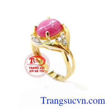 Chiếc Nhẫn Nữ Đá Hồng Xinh được thiết kế nhẹ nhàng đơn giản nhưng mang đầy vẻ sang trọng quý phái cho phái đẹp