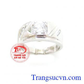 Nhẫn giàu sang phú quý vàng trắng, chiếc nhẫn nam vàng trắng đem lại mayy mắn và phú quý, chiếc nhẫn vàng trắng 18k thể hiện đẳng cấp và quyền uy của nam giới, sẽ đem lại may mắn trong những nấc thang thăng tiến của sự nghiệp