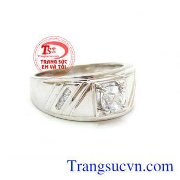 Nhẫn giàu sang phú quý vàng trắng, chiếc nhẫn nam vàng trắng đem lại mayy mắn và phú quý, chiếc nhẫn vàng trắng 18k thể hiện đẳng cấp và quyền uy của nam giới, sẽ đem lại may mắn trong những nấc thang thăng tiến của sự nghiệp