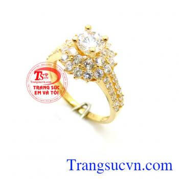 Nhẫn Vàng Gắn Đá Xinh chất lượng cao. Nhẫn Vàng Gắn Đá Xinh, nhẫn nữ đá quý, nhẫn nữ đẹp