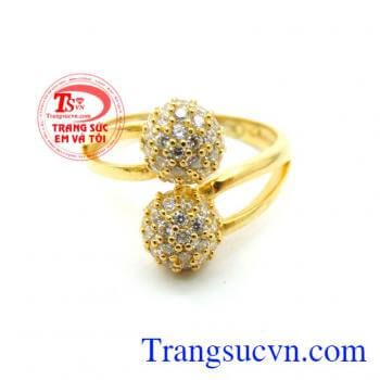 Chiếc Nhẫn Dior Vàng Độc Đáo chất lượng cao. Chiếc Nhẫn Dior Vàng Độc Đáo, nhẫn nữ đá quý, nhẫn nữ đẹp