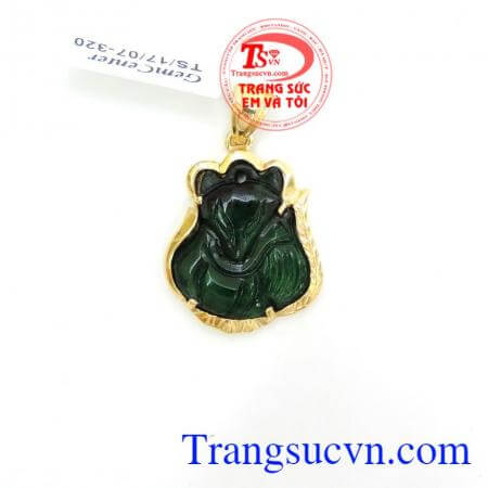 Mặt hồ ly an lành, Ở Trung Quốc, tương truyền rằng Đắc Kỷ, mỹ nữ thời Trụ vương, là một hồ ly tinh có sức mê hoặc lòng người.