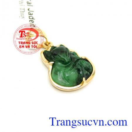 Nhất là với phụ nữ, việc sở hữu một mặt dây chuyền Hồ Ly sẽ mang lại may mắn trong đường tình duyên, sự khôn khéo trong giao tiếp và ứng xử trong cuộc sống. Mặt hồ ly ngọc bách hợp