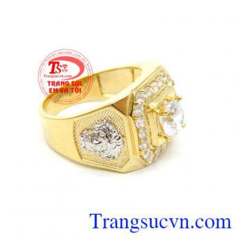 Nhẫn Nam Kim Cương Nhân Tạo Xu Hướng Mới làm tôn lên sự nam tính và tinh tế của phái mạnh,đeo nhẫn nam thể hiện sự may mắn và công danh,Nhẫn vàng 10k chất lượng vàng đảm bảo, Uy tín, khách hàng yêu thích.
