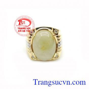 Nhẫn Nam 14k Gắn Đá Saphire Tài Lộc là món đồ trang sức thích hợp cho những gia chủ mệnh Thủy, mệnh Kim