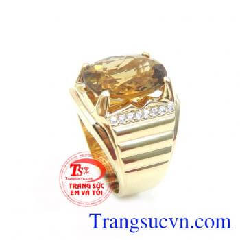 Thạch anh vàng tượng trưng cho tài lộc phú quý. Cho phái mạnh một vẻ đẹp sang trọng. Nhẫn vàng 14k đảm bảo uy tín chất lượng giao hàng trên toàn quốc