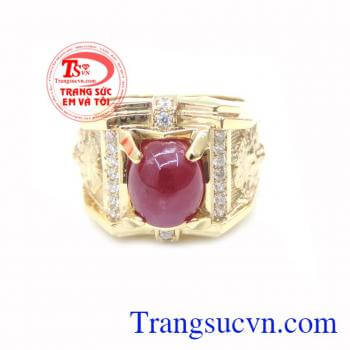 Nhẫn Cho Nam được chế tác từ Vàng 14K đẳng cấp kết hợp đá ruby thiên nhiên là trang sức phong thuỷ theo cung mệnh chủ nhân sẽ được thêm may mắn, sức khoẻ và công danh, tài lộc trong cuộc sống và sự nghiệp.