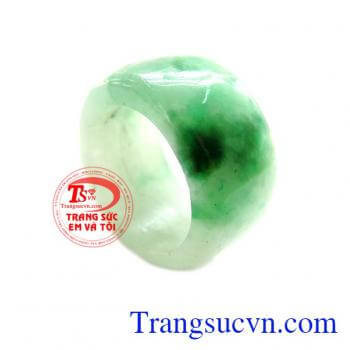 Nhẫn Ngọc Jadeite Thiên Nhiên Đeo May Mắn