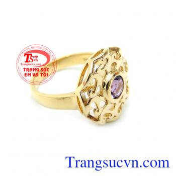 Nhẫn Nữ Thạch Anh Tím Hoa Văn Quyền Quý chất lượng cao. Nhẫn Nữ Thạch Anh Tím Hoa Văn Quyền Quý, nhẫn nữ vàng tây, nhẫn nữ đẹp, nhẫn nữ gắn đá thạch anh tím thiên nhiên
