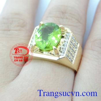 Màu đá hợp cho người mệnh hỏa, Mộc mang đến sự may mắn, khỏe mạnh và tài lộc cho chủ nhân đeo nhẫn…