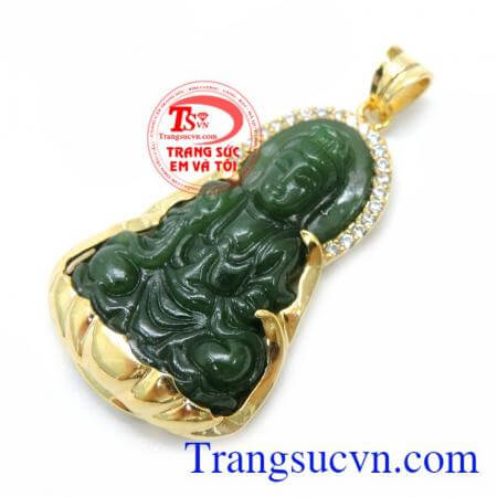 Mặt phật đá ngọc bích Nephrite được chạm khắc cực kì tinh tế mang lại bình an, may mắn cho bạn