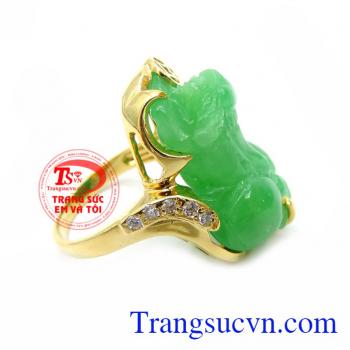 Tỳ Hưu có thể làm cho vận mệnh các thành viên trong gia đình chuyển biến tốt, vận mệnh tốt được nâng cao, đuổi tà khí đi và có tác dụng trấn nhà, vì vậy Tỳ Hưu đã trở thành thần bảo vệ cho gia đình, bảo vệ sự bình yên cho ngôi nhà của ta.