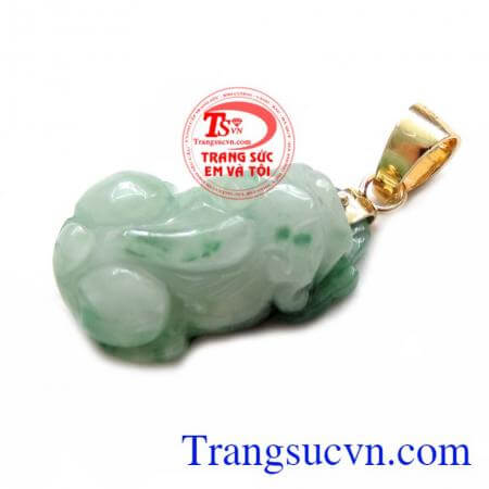 Tỳ hưu có tác dụng mang lại điều tốt lành đem lại tài lộc bảo trợ sức khỏe hạnh phúc gia đình, đem đến may mắn thuận lợi trong con đường công danh, sự nghiệp