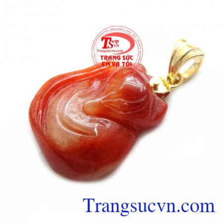 Hồ ly Tượng trưng cho sự ngây ngô , trong trẻo và duyên phận lứa đôi. Đem đến sự nhạy bén, tinh xảo cho người phụ nữ và sự thủy chung cho người đàn ông. Mặt Hồ Ly Ngọc Cẩm Thạch Đỏ