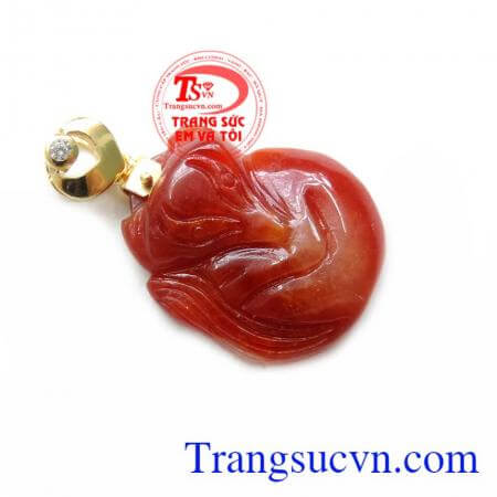 Tương truyền trong dân gian, Hồ Ly xuất thân từ cáo qua quá trình tu luyện lâu năm thành tinh biến thành Hồ Ly. Cáo vốn dĩ là loài vật thông minh, nhanh nhạy và vô cùng khôn khéo, vì thế Hồ Ly lại càng được cho rằng có trí t