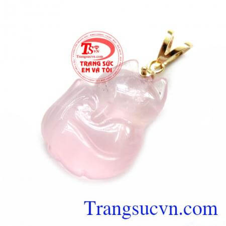 đối với những nữ doanh nhân hay những người làm quản lý, việc sở hữu cho mình một sợi dây chuyền mặt Hồ Ly sẽ giúp họ có thêm sự tự tin vào quyền lực của mình, từ đó đưa ra những định hướng, quyết định chính xác nhất, đồng thời cũng có được sự kính trọng