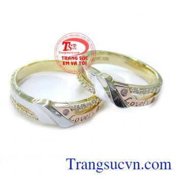 Nhẫn cưới vàng vàng tây đẹp sang trọng tinh tế cho đôi bạn trẻ