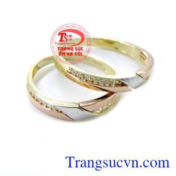 Nhẫn cưới vàng vàng tây đẹp sang trọng tinh tế cho đôi bạn trẻ