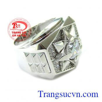 Nhẫn Nam Vàng Trắng Phong Cách phù hợp nhiều loại trang phục và thời trang phái mạnh