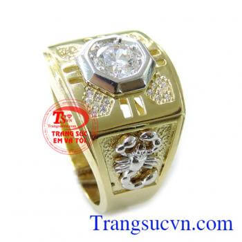 Nhẫn Nam Vàng Bọ Cạp 10k có kiểu dáng tinh tế, dễ dàng phối hợp với nhiều trang phục kể cả trong những buổi dạ tiệc sang trọng lẫn môi trường làm việc cùng với phong cách hiện đại, sang trọng, cá tính và độc đáo nhưng vẫn thể hiện được sự tự tin, vẻ đẹp đ