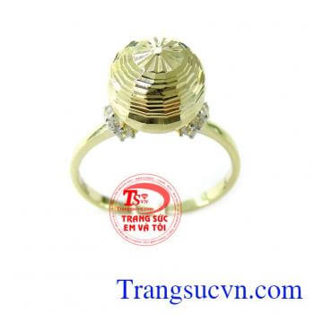 Nhẫn Quả Cầu Vàng Nữ Tính chất lượng cao. Nhẫn Quả Cầu Vàng Nữ Tính, nhẫn nữ vàng tây, nhẫn nữ đẹp.