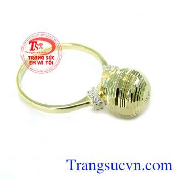 Nhẫn Quả Cầu Vàng Nữ Tính chất lượng cao. Nhẫn Quả Cầu Vàng Nữ Tính, nhẫn nữ vàng tây, nhẫn nữ đẹp.