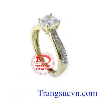 Nhẫn vàng tây nữ là sản phẩm được nhiều phái nam lựa chọn để tặng cho người mình yêu thương