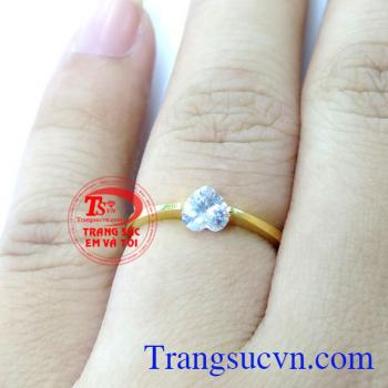 Chiếc Nhẫn Trái Tim Thủy Chung chất lượng tốt. Chiếc Nhẫn Trái Tim Thủy Chung, nhẫn nữ vàng tây, nhẫn nữ đẹp