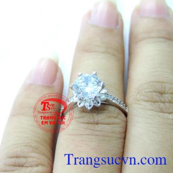 Nhẫn Nữ Vàng Trắng Hoa Đá Lấp Lánh chất lượng cao. Nhẫn Nữ Vàng Trắng Hoa Đá Lấp Lánh, nhẫn nữ vàng tây, nhẫn nữ đẹp