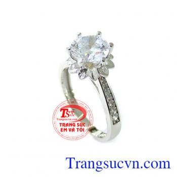 Chiếc nhẫn vàng trắng cho nữ chất lượng đảm bảo,phù hợp làm quà tặng vợ, người yêu trong các dịp sinh nhật,08/03 vv... Đeo hợp thời trang,Uy tín được khách hàng bình chọn.