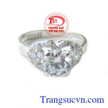 Nhẫn Nữ Vàng Cầu Hôn giúp giữ cho tình yêu những dư vị ngọt ngào và thể hiện mong muốn gắn bó cùng ngày trong tiếp những ngày sau đó nữa