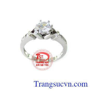 Trang sức em và tôi chuyên cung cấp các loại nhẫn nữ đẹp, uy tín và chất lượng sang trọng dịu dàng đáng yêu chất liệu vàng 10k thiết kế tinh tế đơn giản mà năng động và thời trang, tôn lên nét cá tính của bạn.