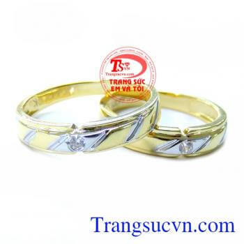 Minh chứng tình yêu cho đôi trai gái yêu nhau thể hiện được sự yêu thương tình chung thủy của đôi trai gái trao cho nhau và thể hiện tiêu biểu nhất bằng đôi nhẫn cưới này