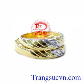 Nhẫn cưới vàng vàng tây đẹp sang trọng tinh tế cho đôi bạn trẻ
