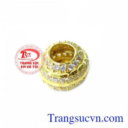 thiết kế đẹp hợp trang phục với xu hướng thời trang đẹp đeo với dây chuyền đẹp sang trọng nhỏ xinh với thiết kế thanh nhã, trẻ trung làm bằng chất liệu vàng 10k sáng bóng là món quà đặc biệt cho những người thân, bạn bè của bạn.